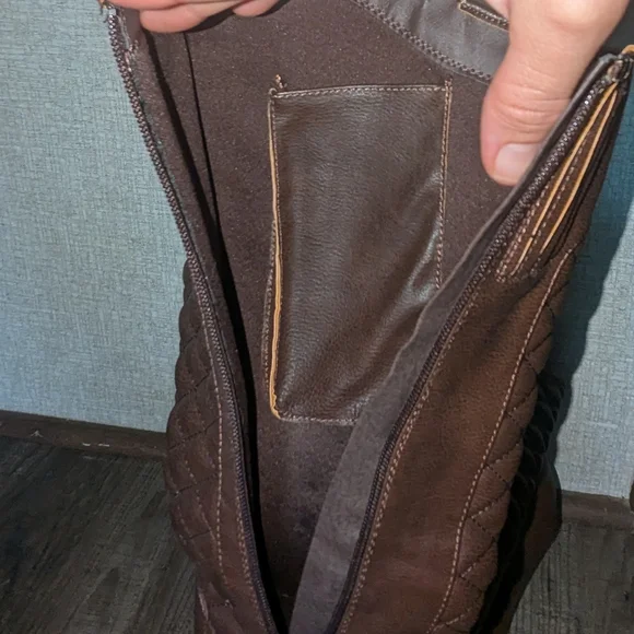 Brown knee high boots - Picture 2 of 3